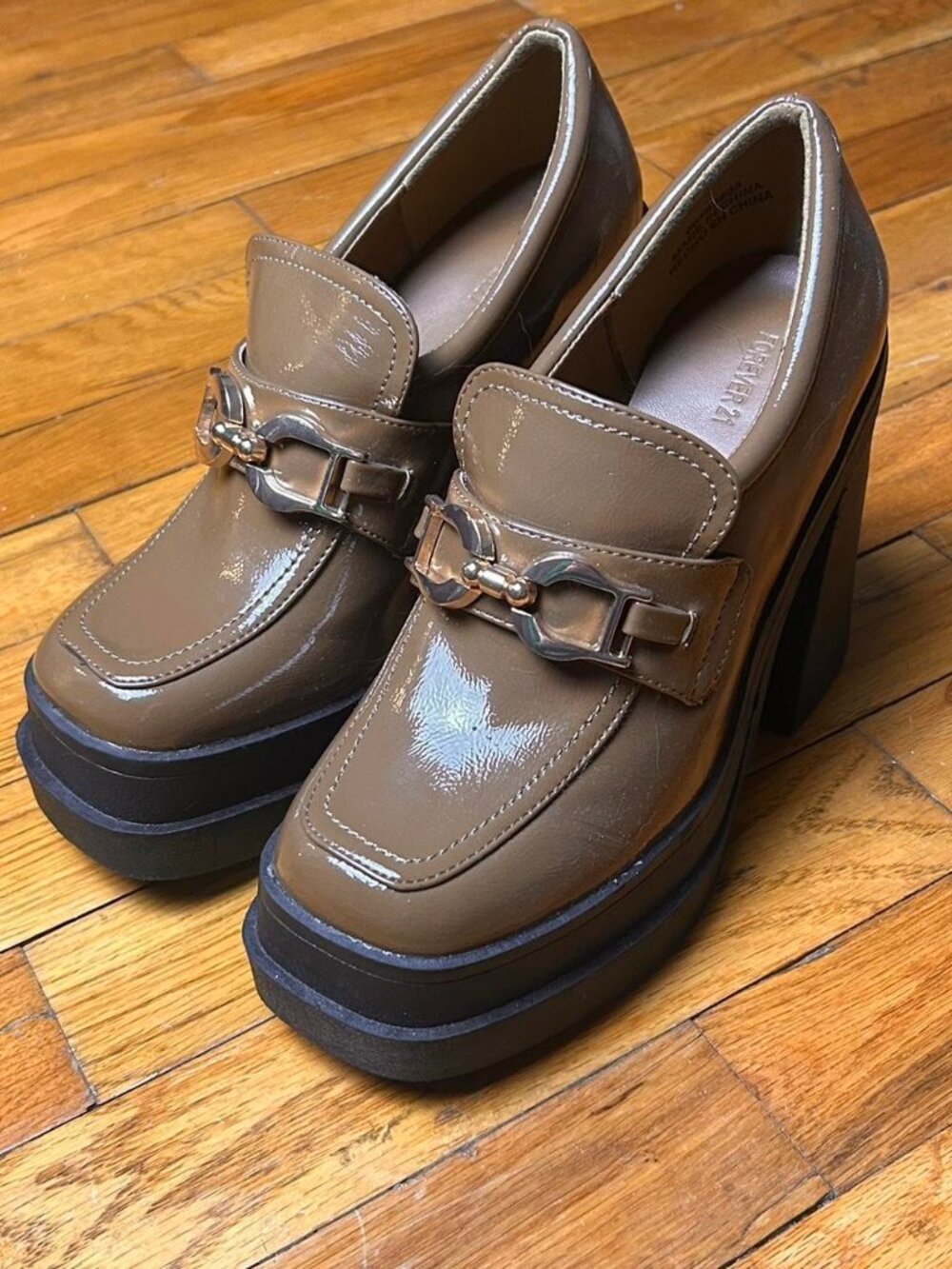 Forever 21 Women's Brown and Tan Loafers